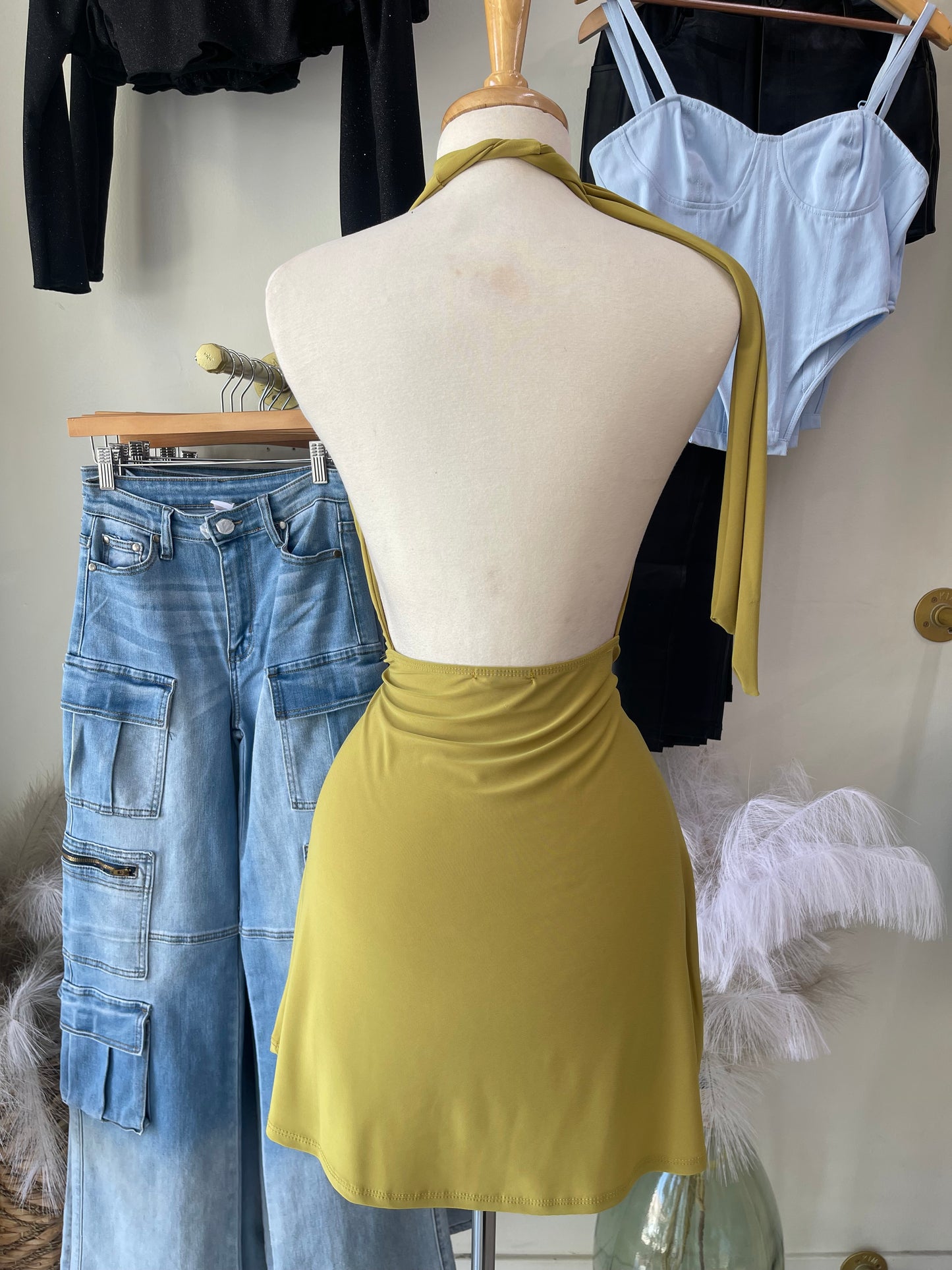 Zahra Olive Halter Dress 🍸