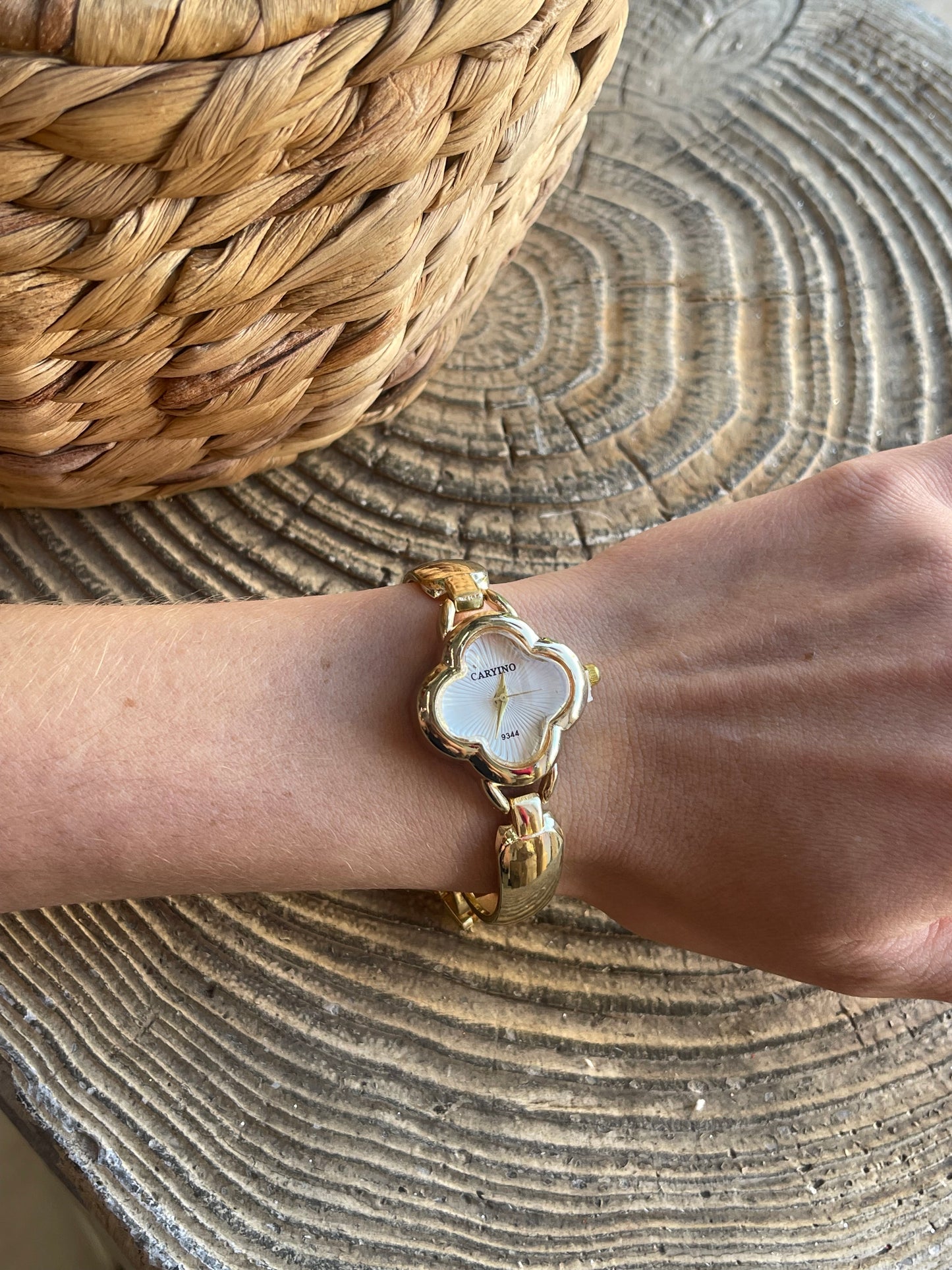 Trendy Thin Watch Style 2