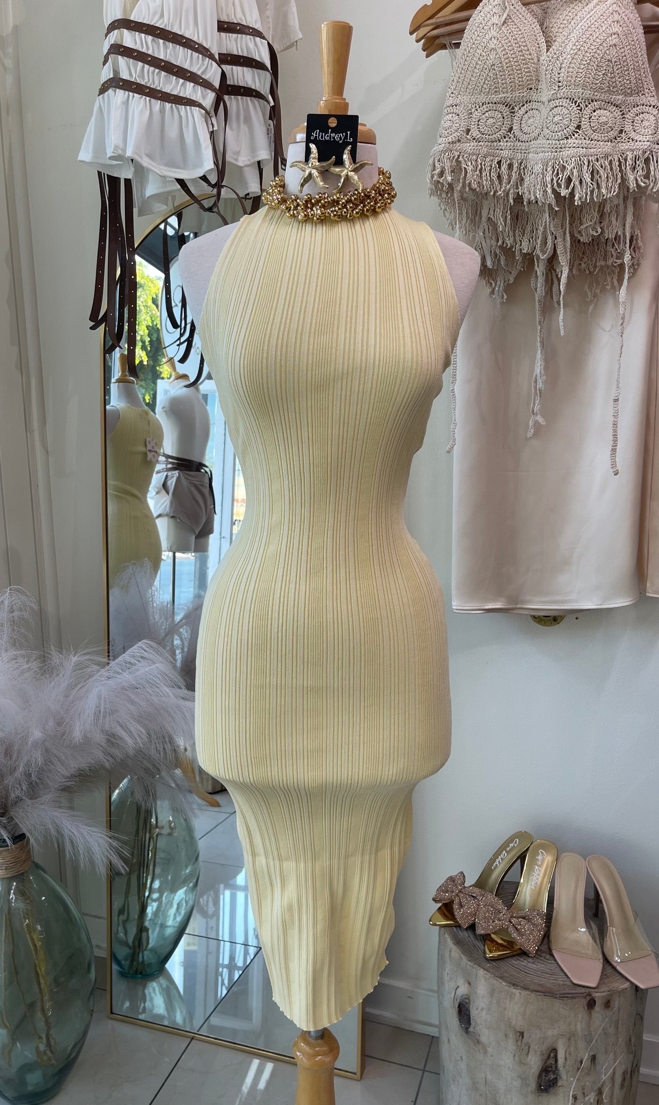 Pastel Yellow Dress 🌻